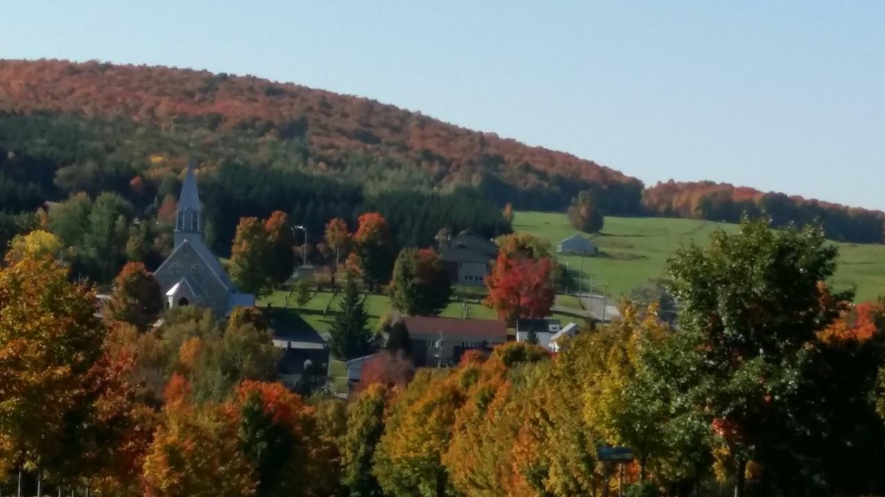 Gite Au Pied Des Appalaches Sainte-Sophie-D'Halifax Exterior foto